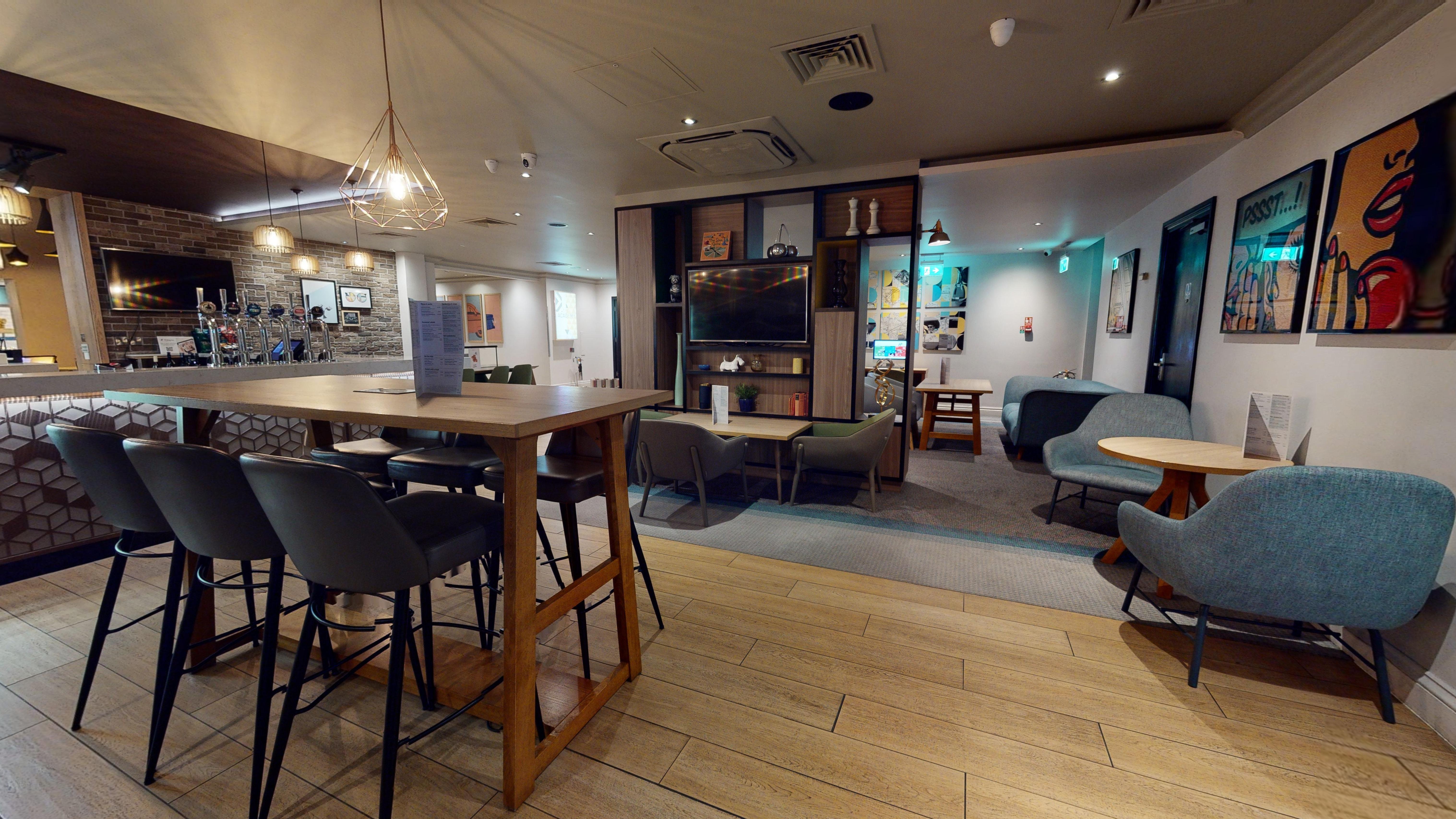 Holiday Inn Brentwood By Ihg Екстериор снимка