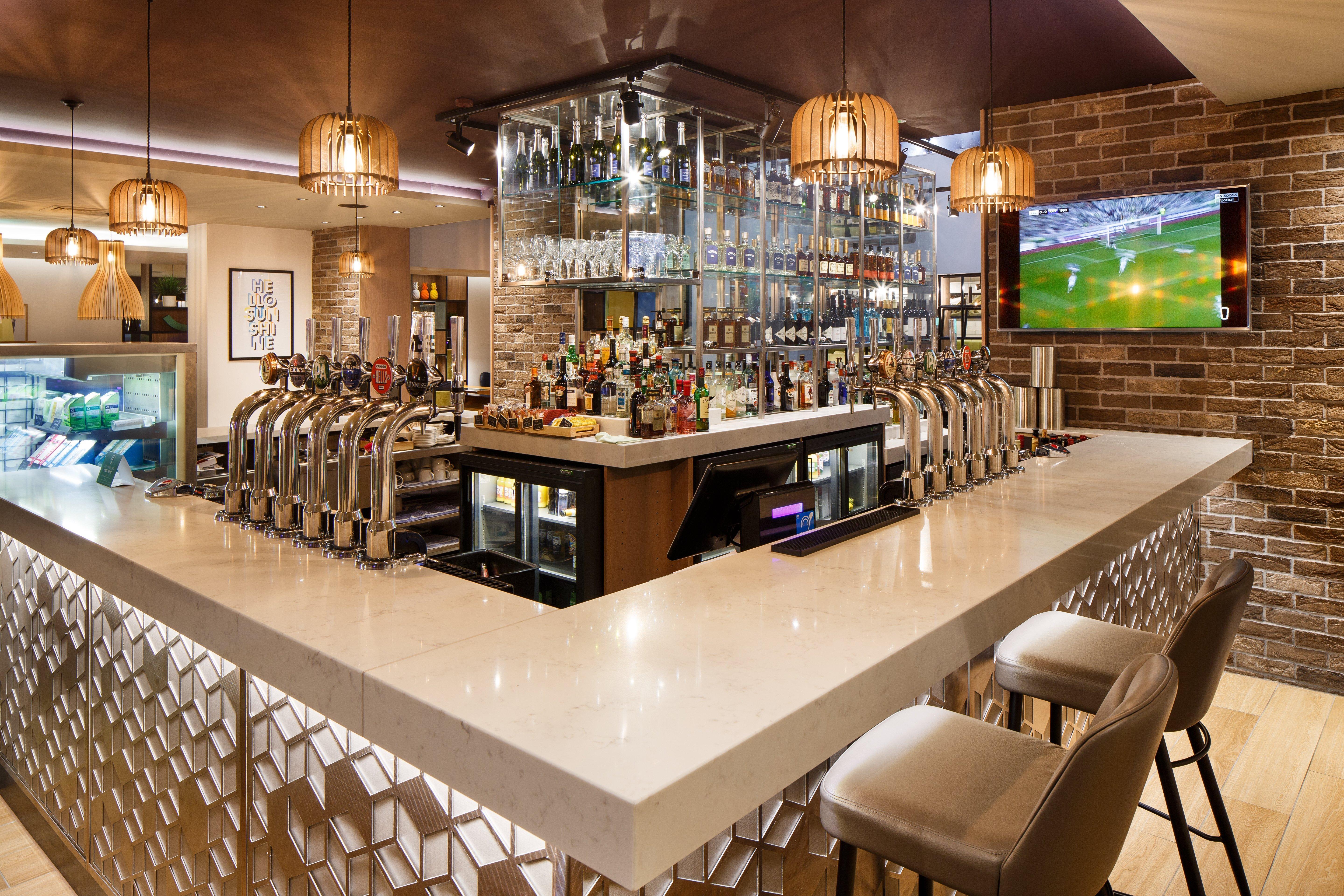 Holiday Inn Brentwood By Ihg Екстериор снимка