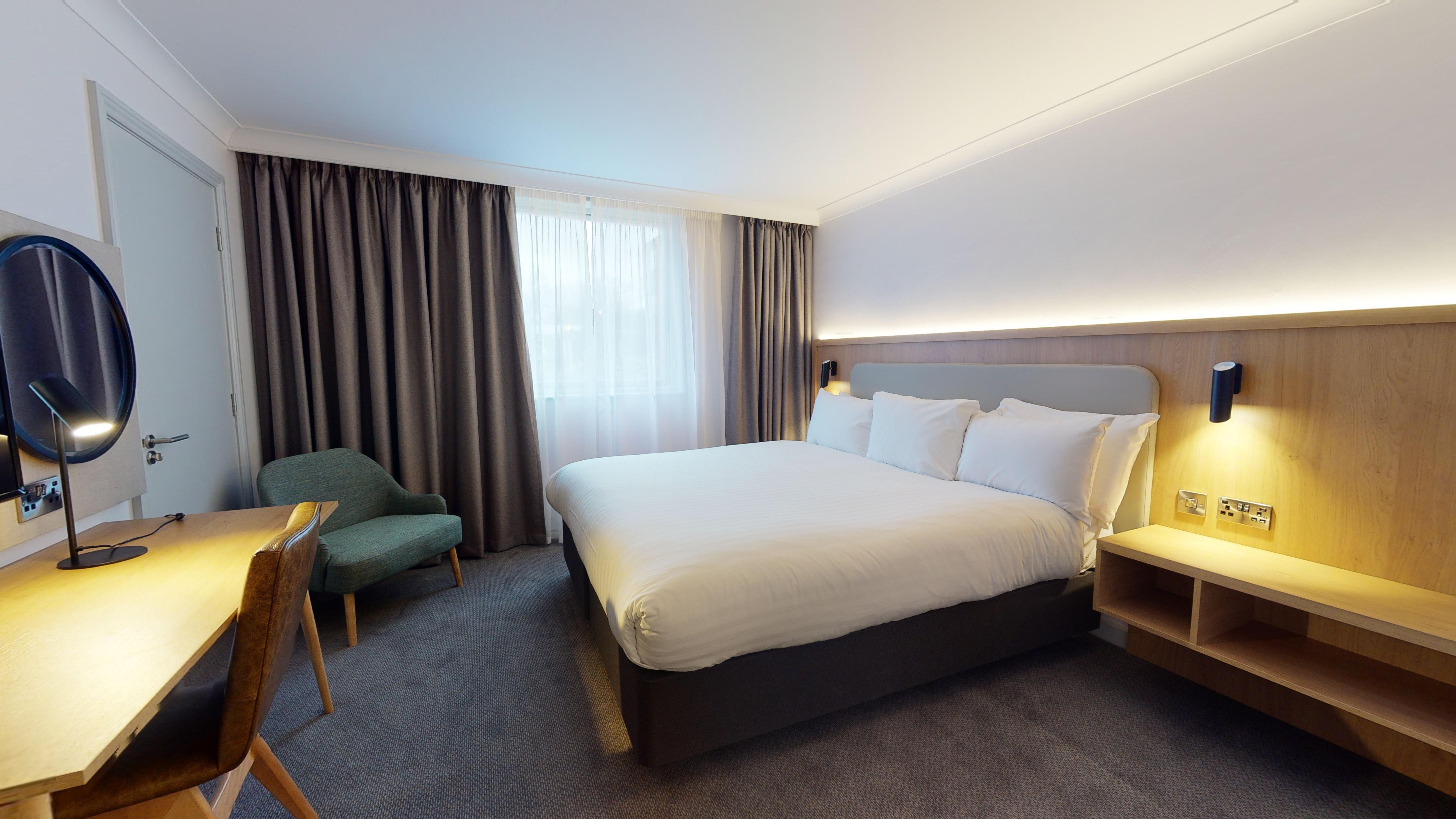 Holiday Inn Brentwood By Ihg Екстериор снимка
