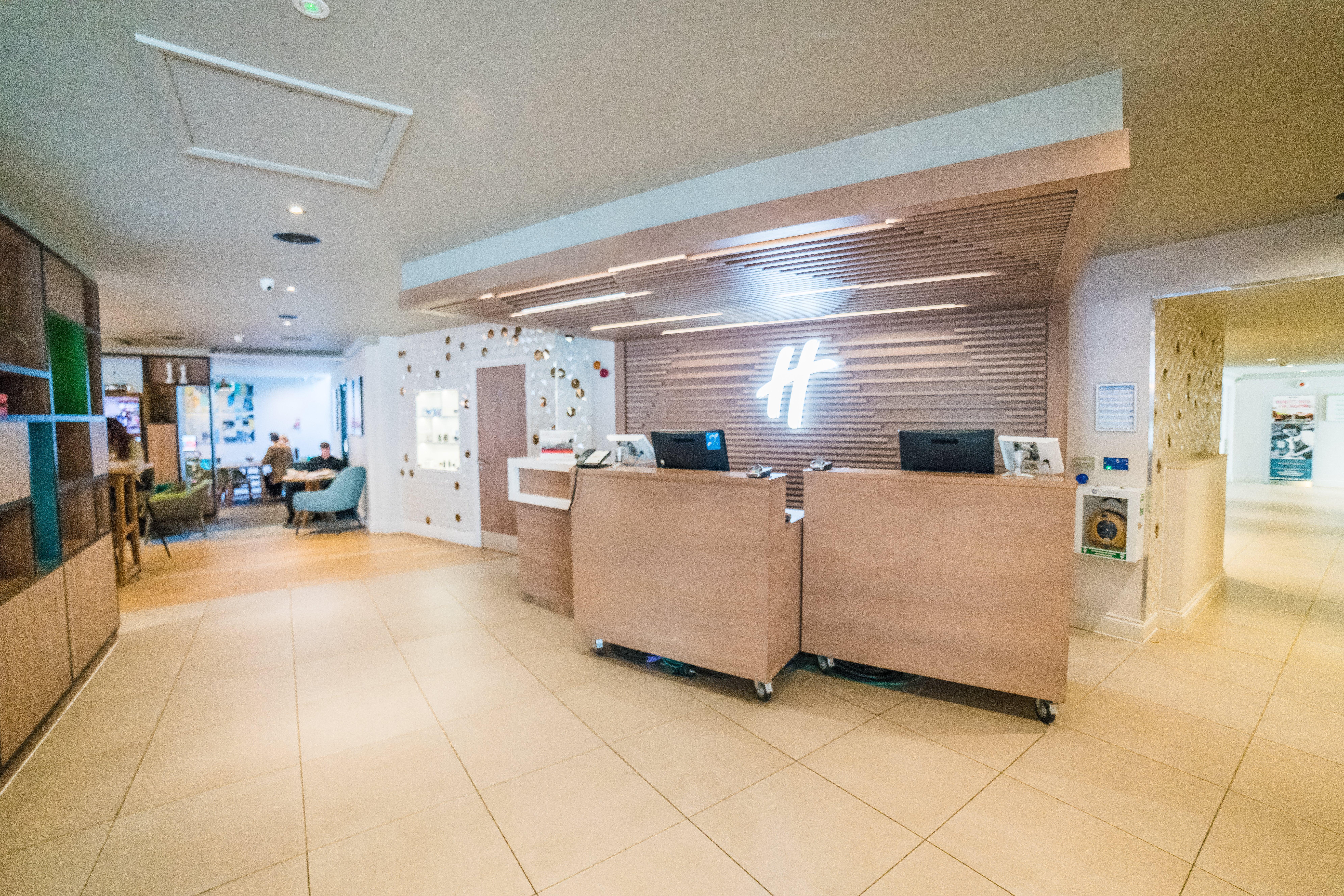 Holiday Inn Brentwood By Ihg Екстериор снимка