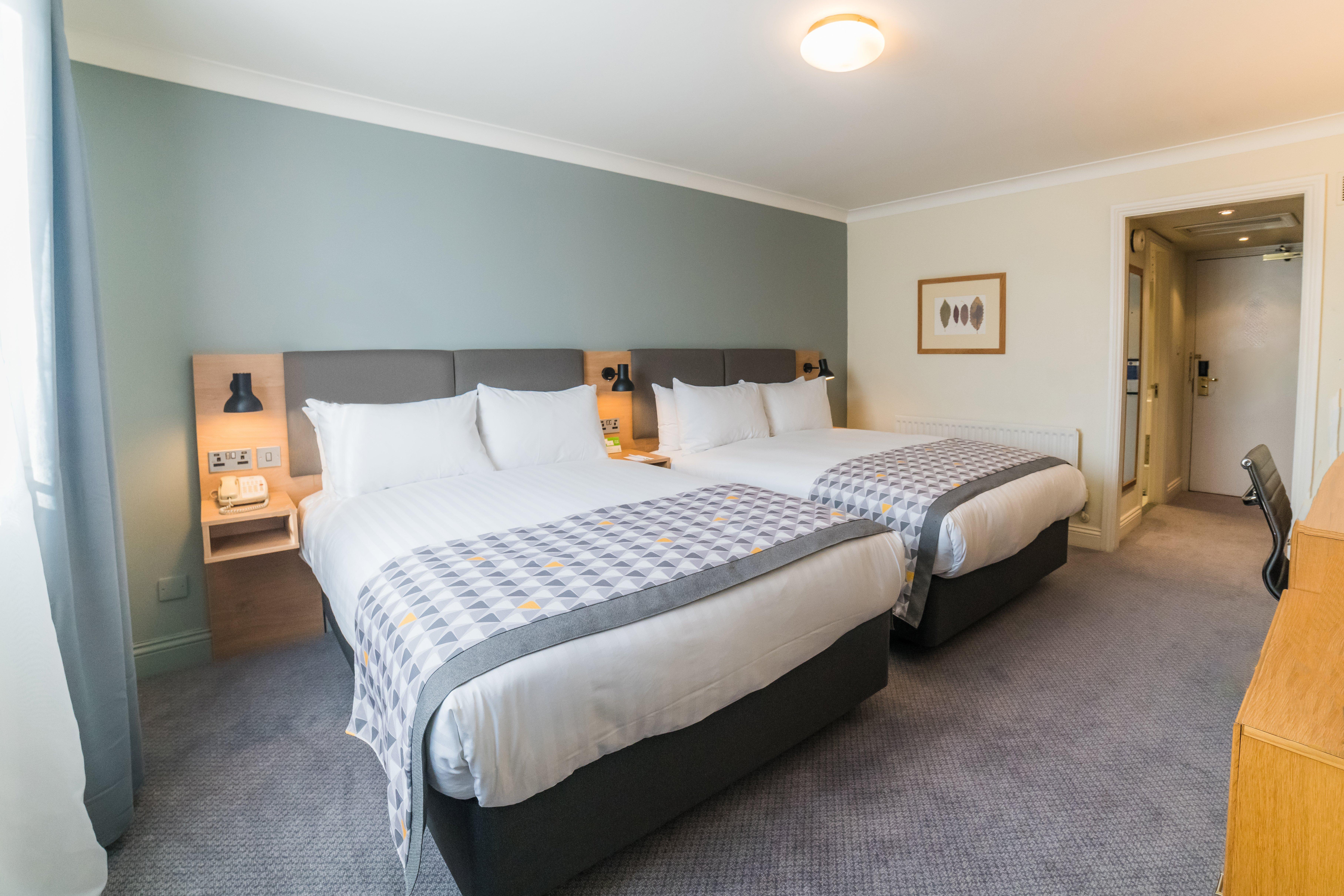 Holiday Inn Brentwood By Ihg Екстериор снимка