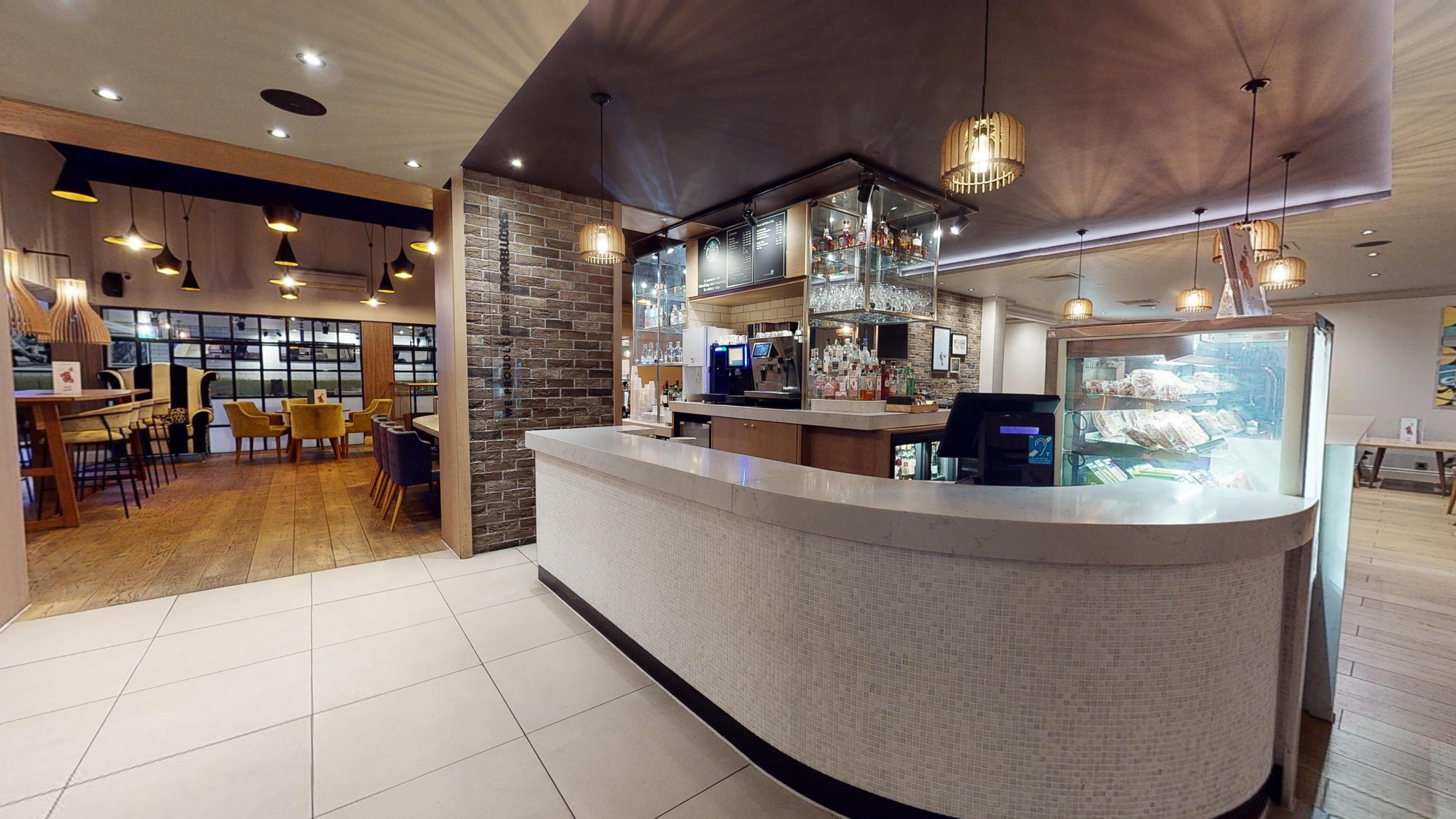 Holiday Inn Brentwood By Ihg Екстериор снимка