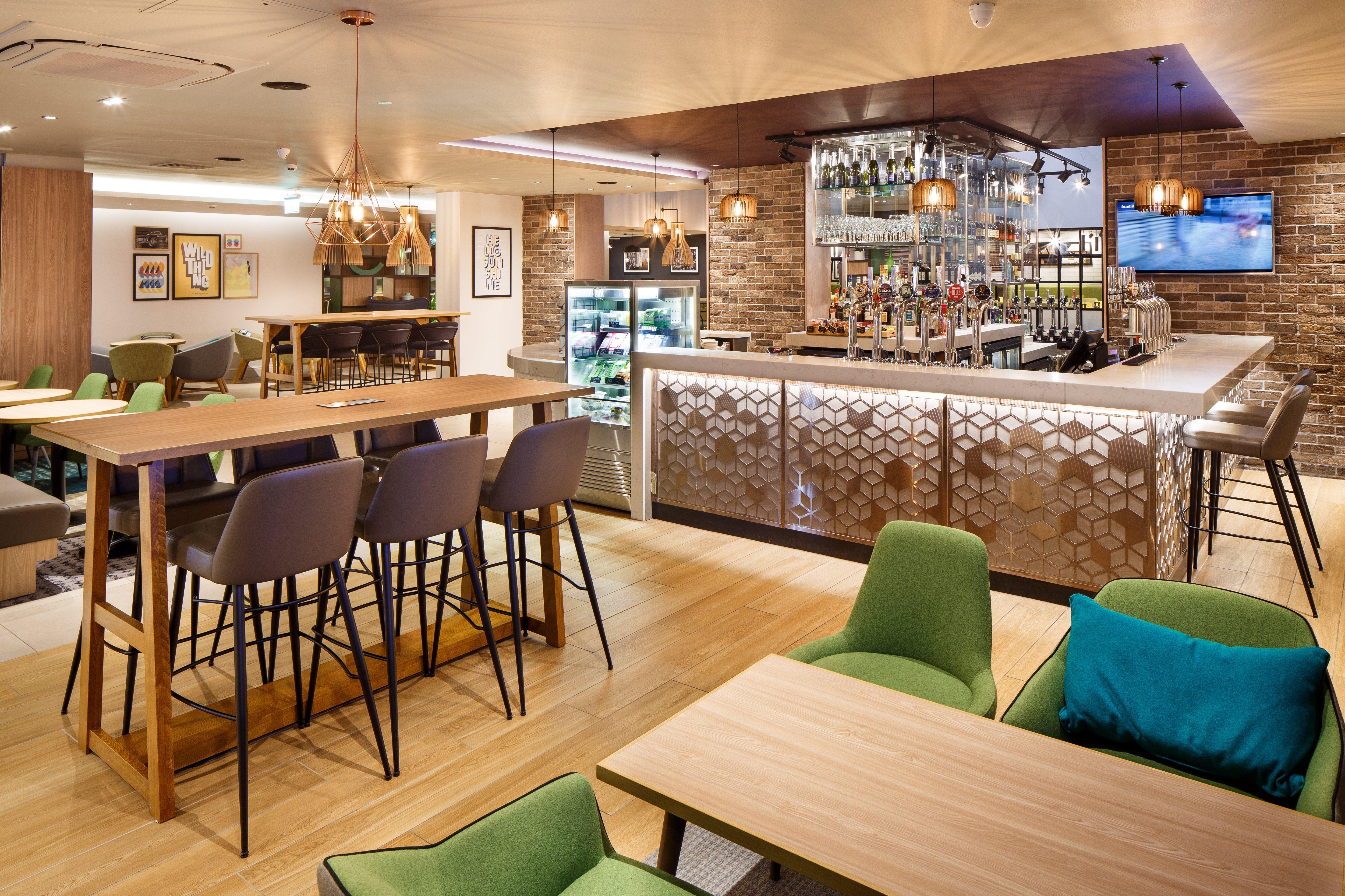 Holiday Inn Brentwood By Ihg Екстериор снимка