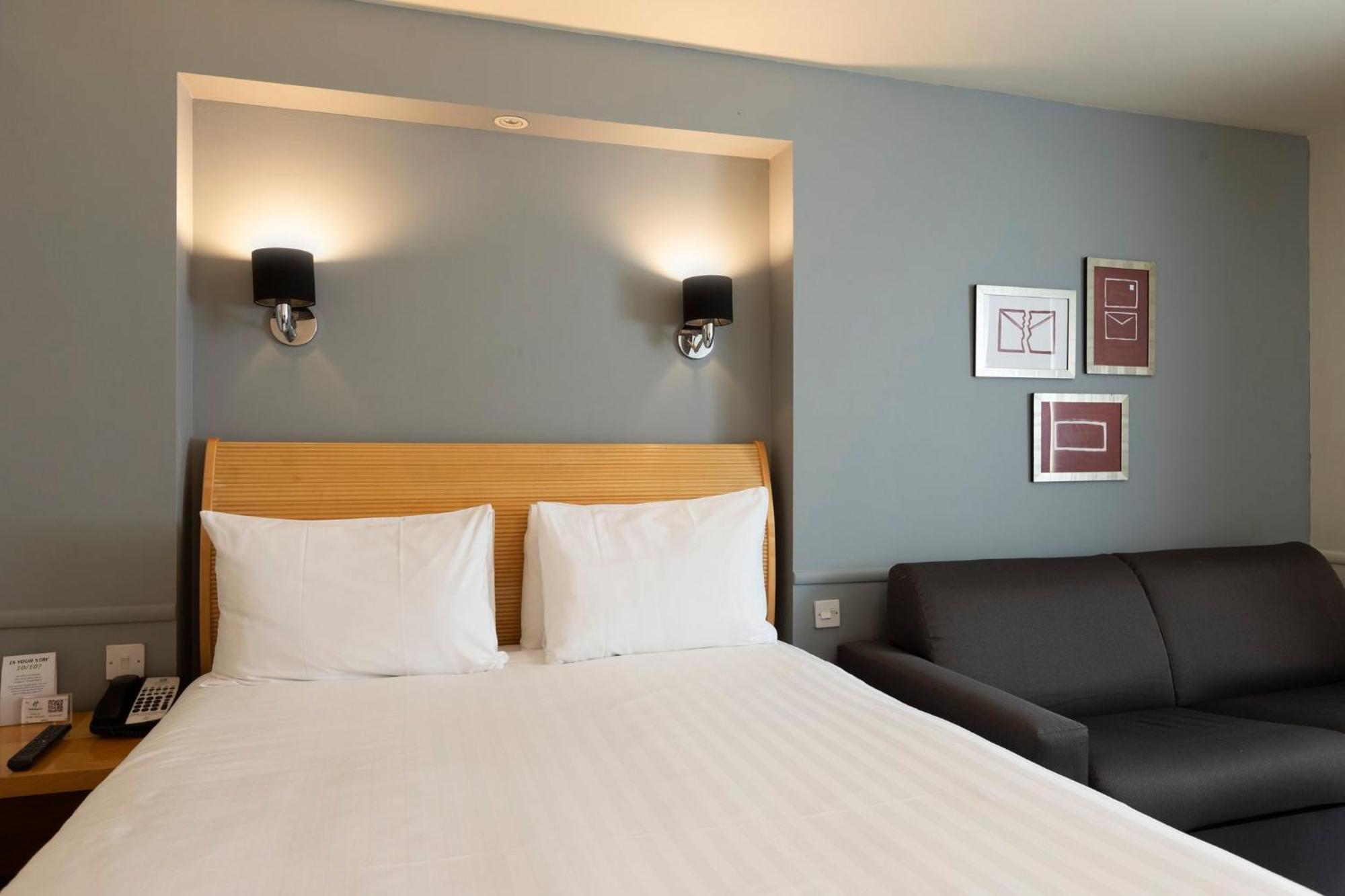 Holiday Inn Brentwood By Ihg Екстериор снимка