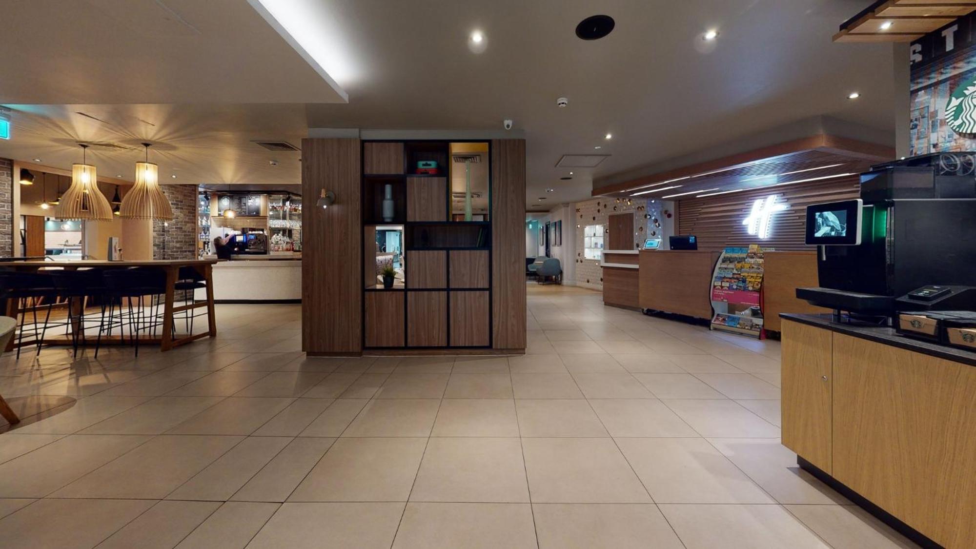 Holiday Inn Brentwood By Ihg Екстериор снимка
