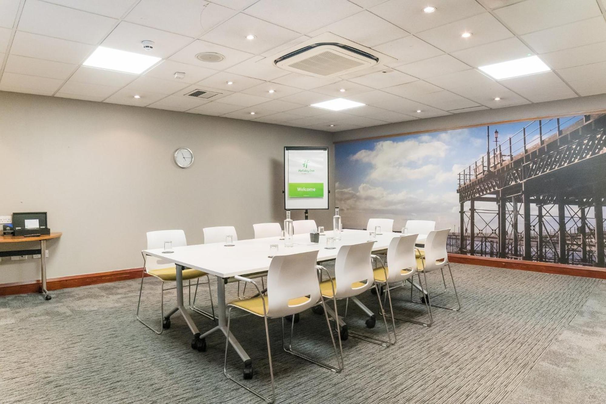 Holiday Inn Brentwood By Ihg Екстериор снимка