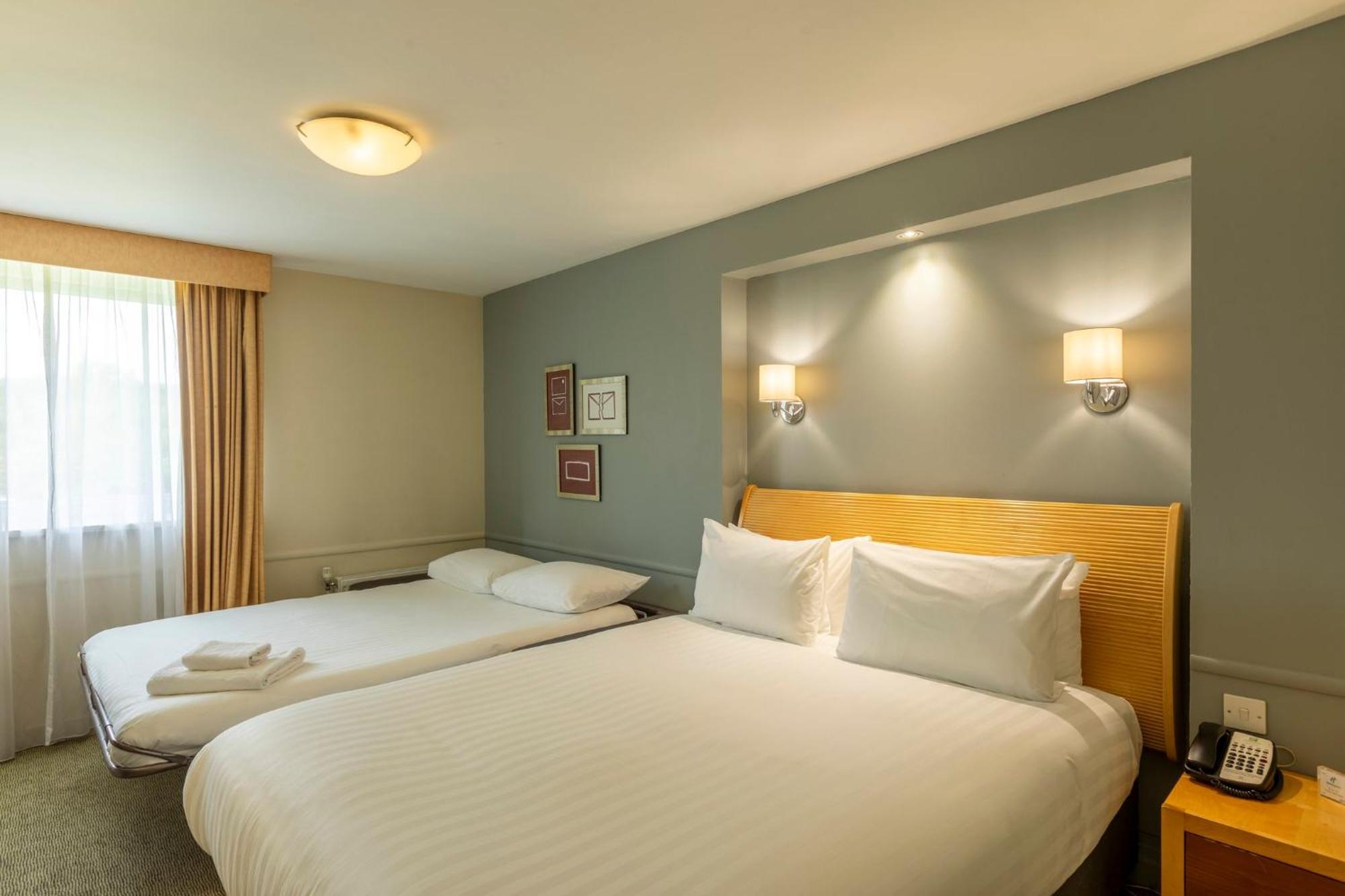 Holiday Inn Brentwood By Ihg Екстериор снимка