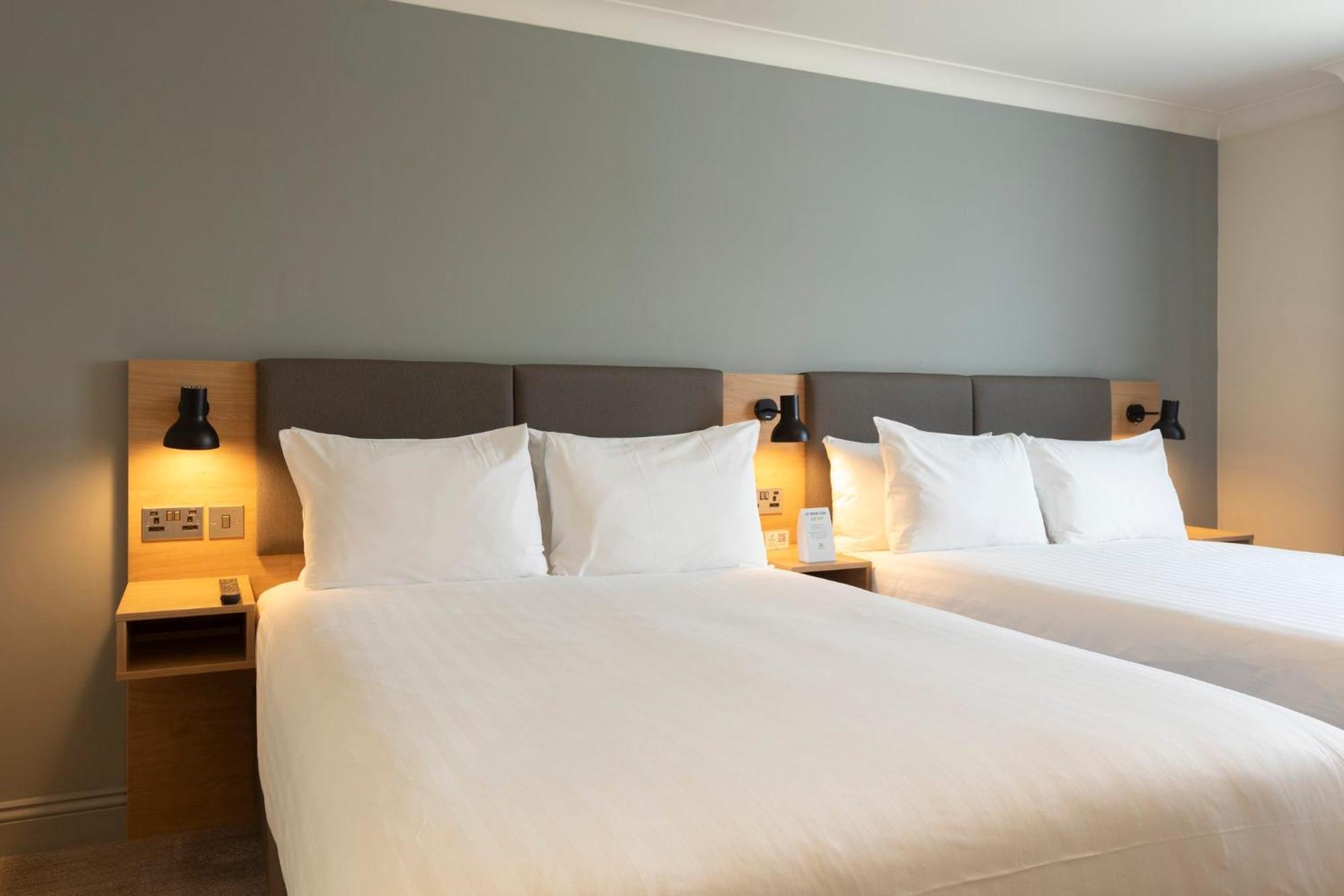 Holiday Inn Brentwood By Ihg Екстериор снимка
